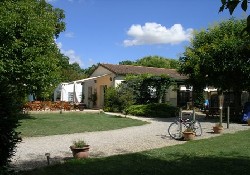 Picture of Camping de Courte Vallee, Deux-Sévres, Poitou Charente Picture of Camping de Courte Vallee, Deux-Sévres, Poitou Charente