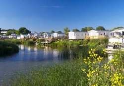 Picture of Oaklands Holiday Park, Essex, East England
