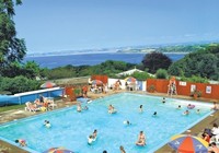 The outdoor pool at Bideford Bay