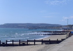 The beach near Lower Hyde